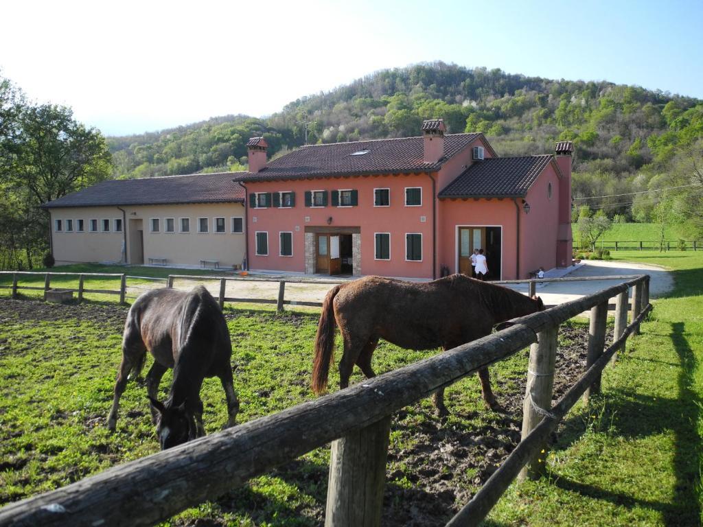 Agriturismo Cornolere Villa Castelcucco Exterior photo